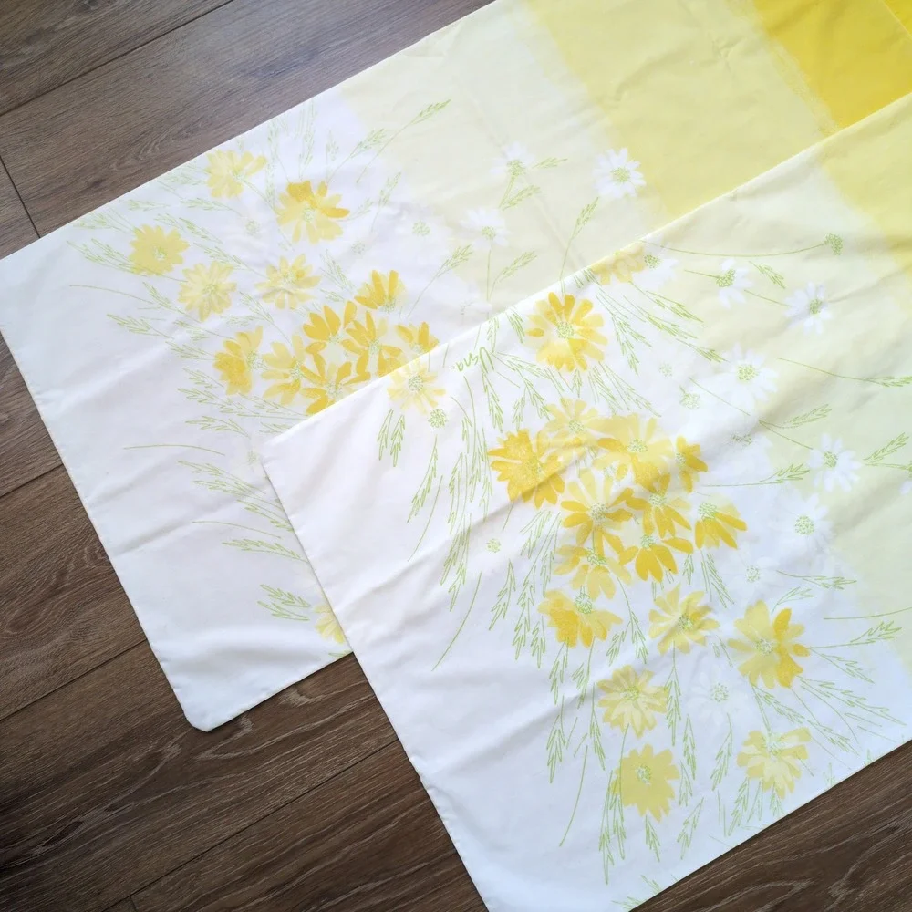 Vera Neumann Burlington Floral King Pillowcases Pair (2) Daisy Ombre Yellow 70's
